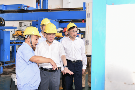 劉健深入一線開展節前安全生產調研，重點聚焦普通機械設備安裝服務